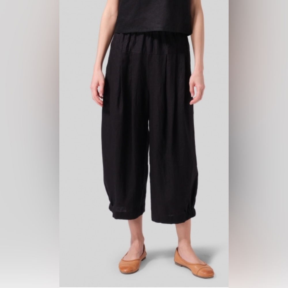 New high quality 100% Linen black harem pants by VIVID. $138 retail.